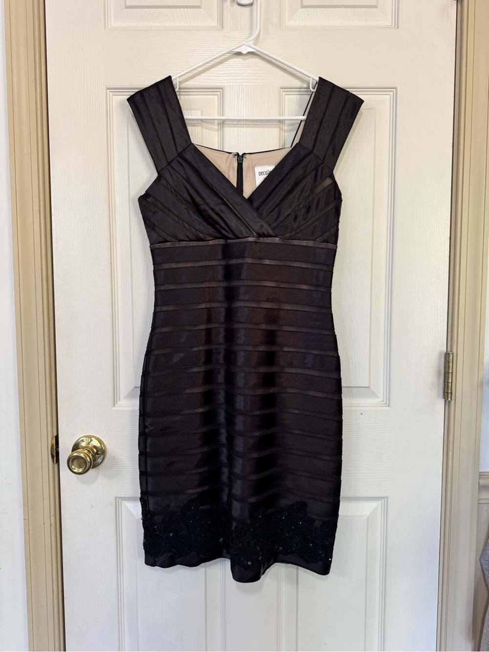 Decode 1.8 Black Pleated Lace Sequin Hem Cocktail Dress Size 4